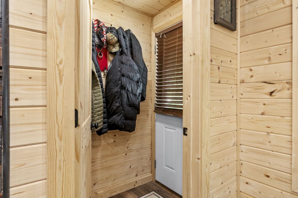 Versailles, Kentucky, 40383, United States, 3 Bedrooms Bedrooms, ,2 BathroomsBathrooms,Residential,For Sale,1976488