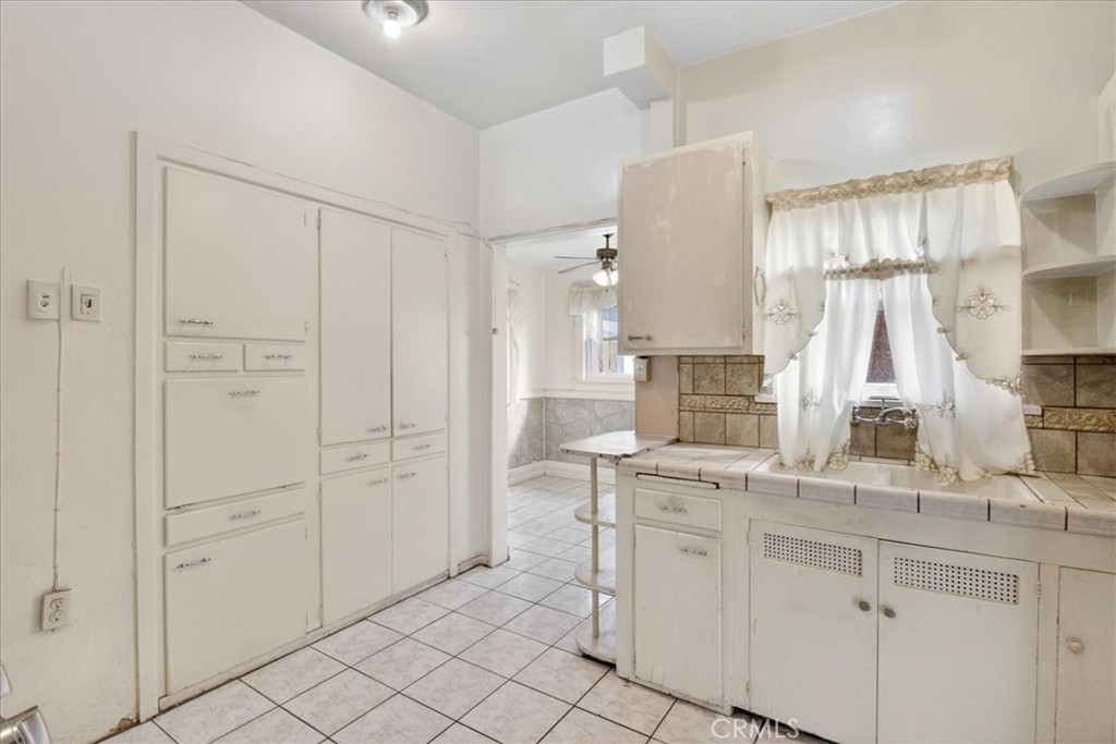 Lynwood, California, 90262, United States, 4 Bedrooms Bedrooms, ,1 BathroomBathrooms,Residential,For Sale,2013779