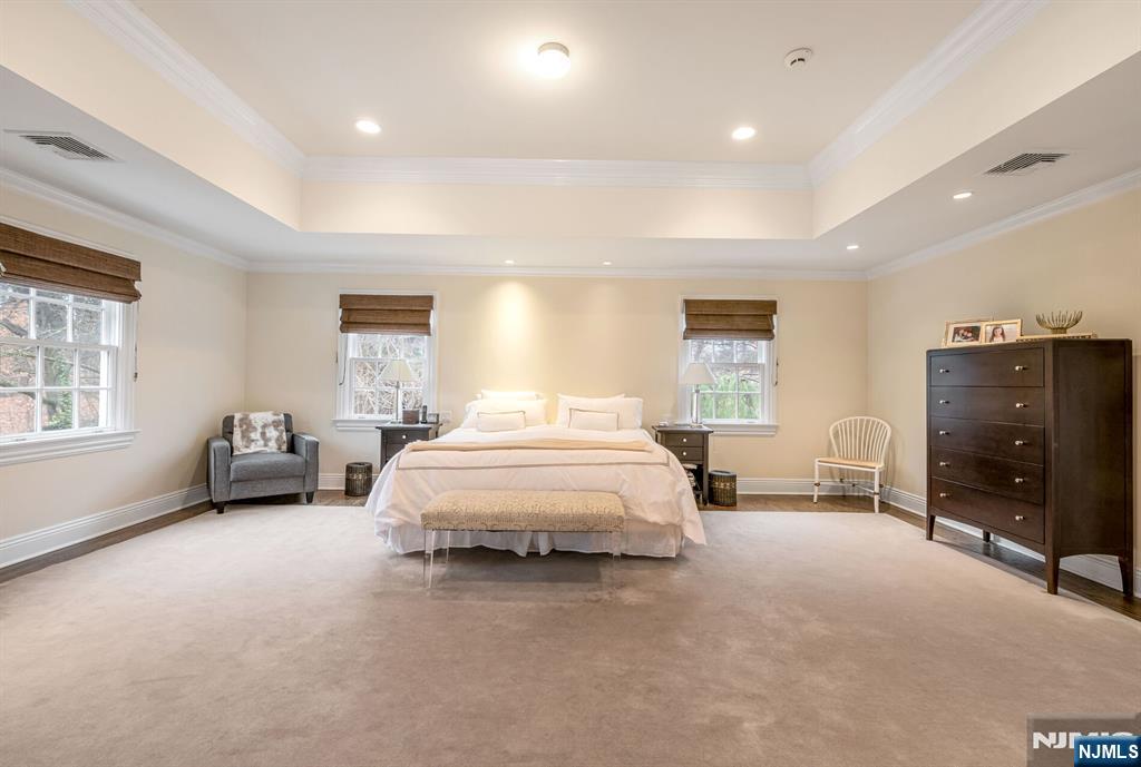 Tenafly, New Jersey, 07670, United States, 6 Bedrooms Bedrooms, ,5 BathroomsBathrooms,Residential,For Sale,1743574