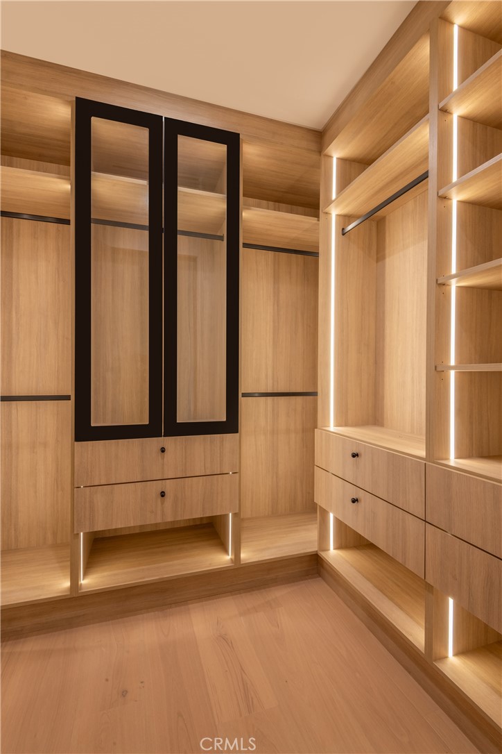 Sherman Oaks, California, 91423, United States, 6 Bedrooms Bedrooms, ,7 BathroomsBathrooms,Residential,For Sale,1990929