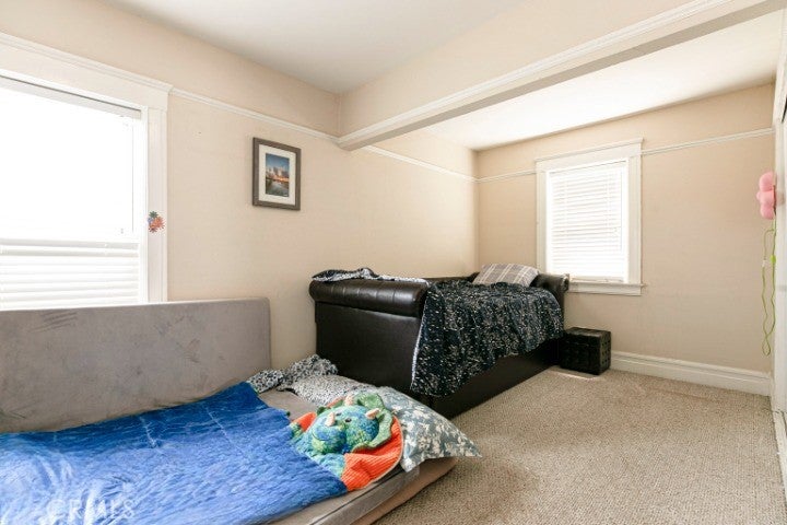 Los Angeles, California, 90006, United States, 5 Bedrooms Bedrooms, ,2 BathroomsBathrooms,Residential,For Sale,1940341