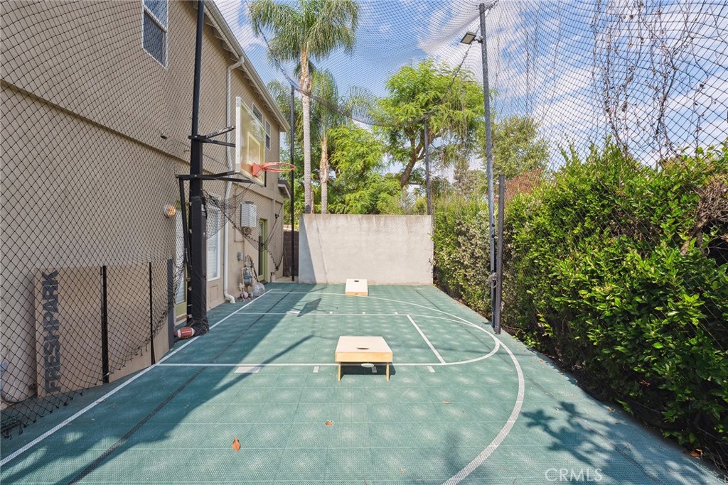 Tarzana, California, 91356, United States, 6 Bedrooms Bedrooms, ,5 BathroomsBathrooms,Residential,For Sale,1848701