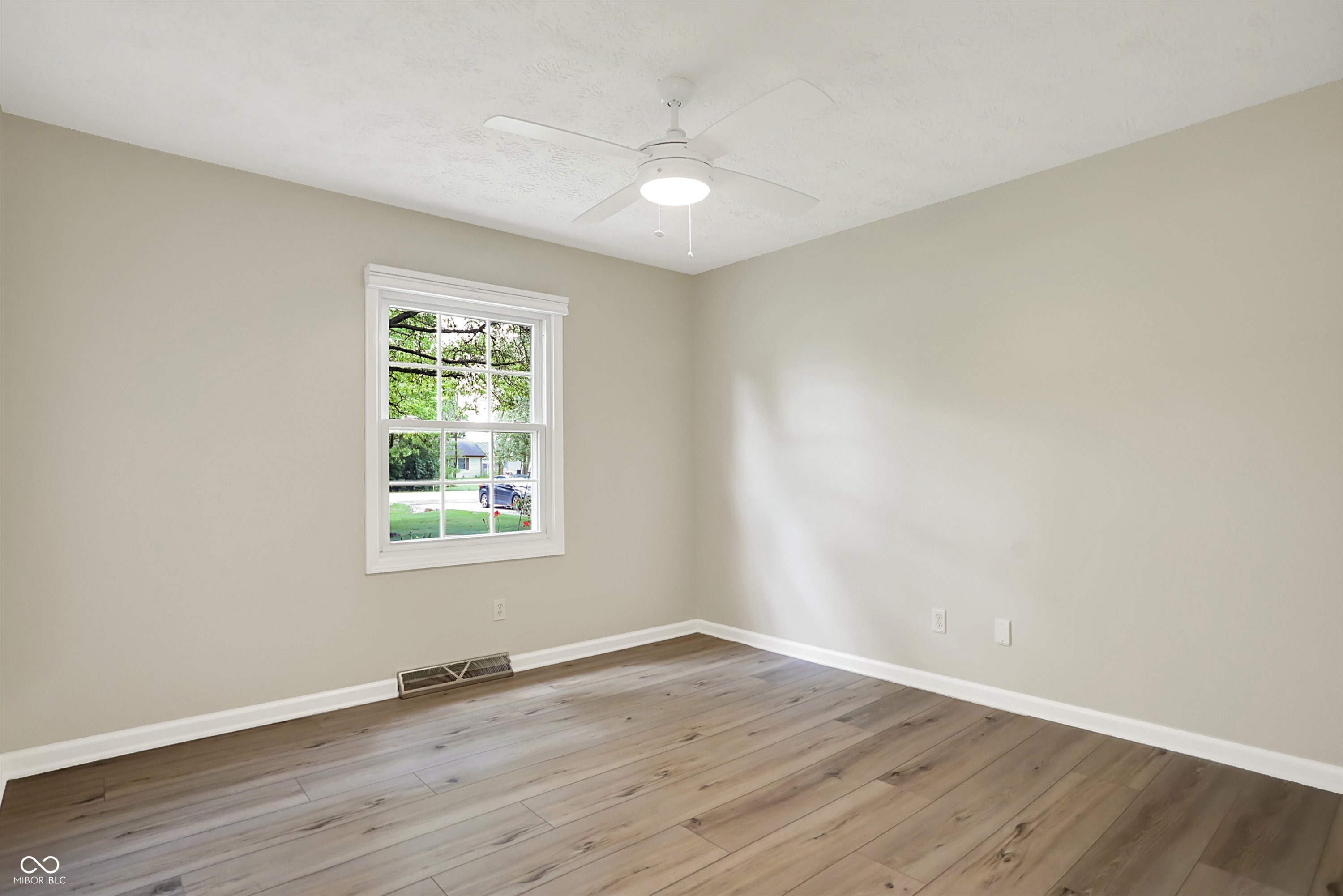 Zionsville, Indiana, 46077, United States, 3 Bedrooms Bedrooms, ,3 BathroomsBathrooms,Residential,For Sale,1975998