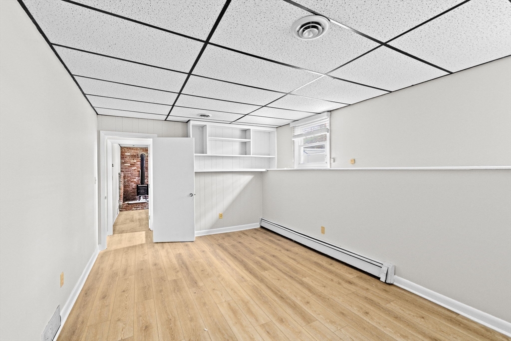 Mansfield, Massachusetts, 02048, United States, 3 Bedrooms Bedrooms, ,2 BathroomsBathrooms,Residential,For Sale,1991950