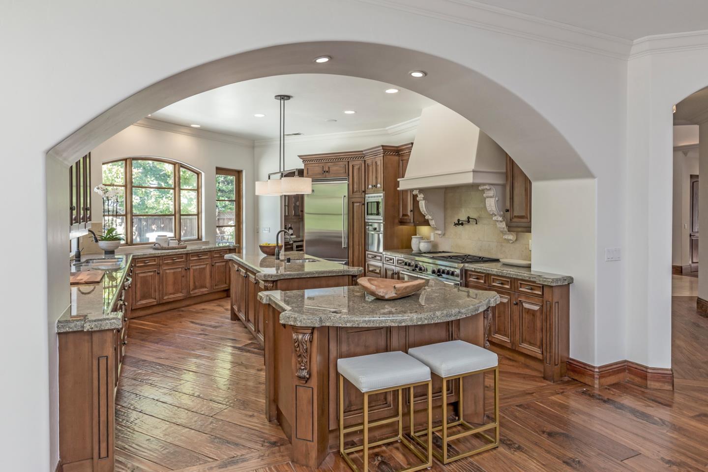 Menlo Park, California, 94025, United States, 5 Bedrooms Bedrooms, ,7 BathroomsBathrooms,Residential,For Sale,1941806