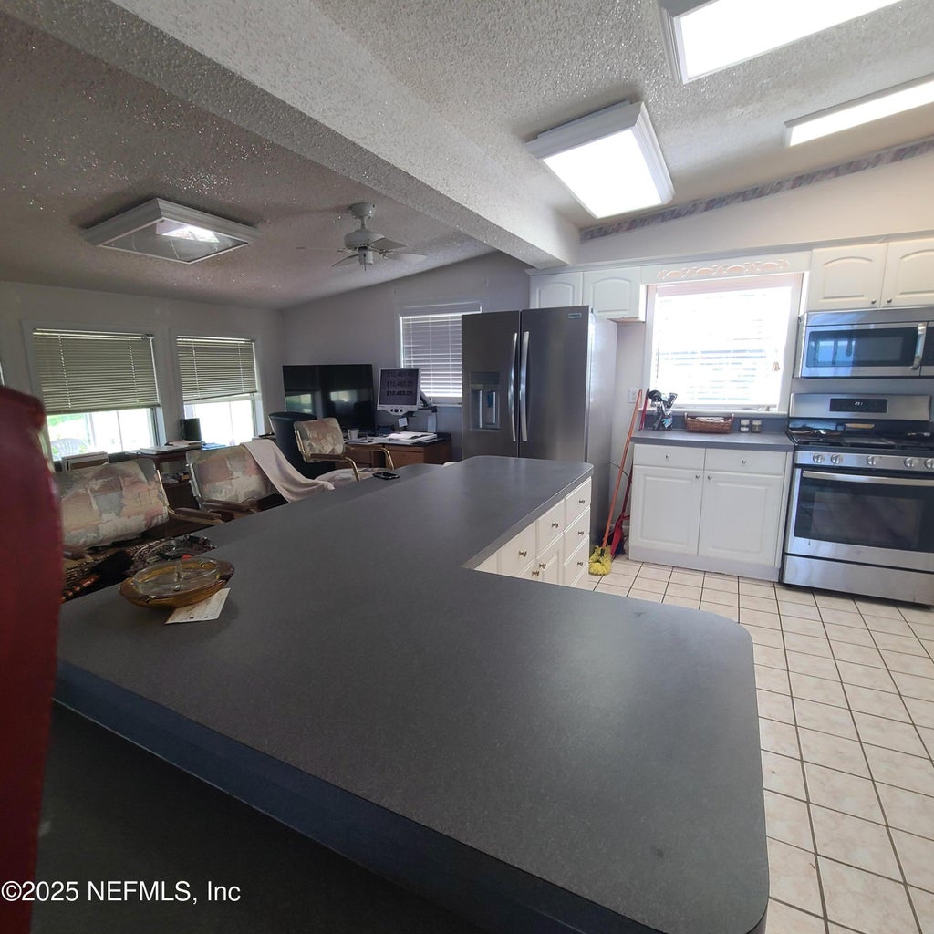 Crescent City, Florida, 32112, United States, 3 Bedrooms Bedrooms, ,2 BathroomsBathrooms,Residential,For Sale,1942531
