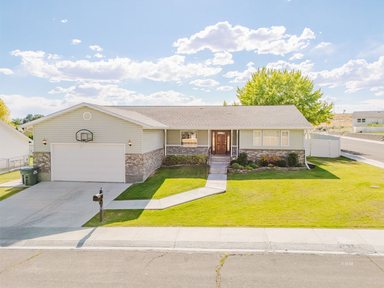 Elko, Nevada, 89801, United States, 5 Bedrooms Bedrooms, ,3 BathroomsBathrooms,Residential,For Sale,1906097