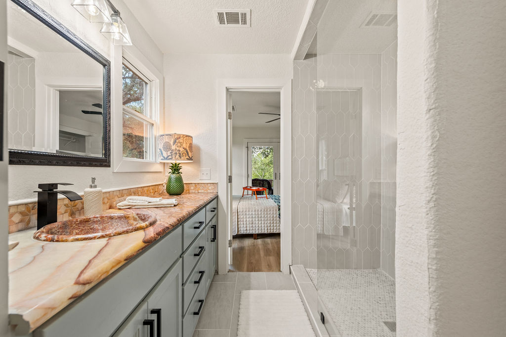 Wimberley, Texas, 78676, United States, 2 Bedrooms Bedrooms, ,2 BathroomsBathrooms,Residential,For Sale,1942649