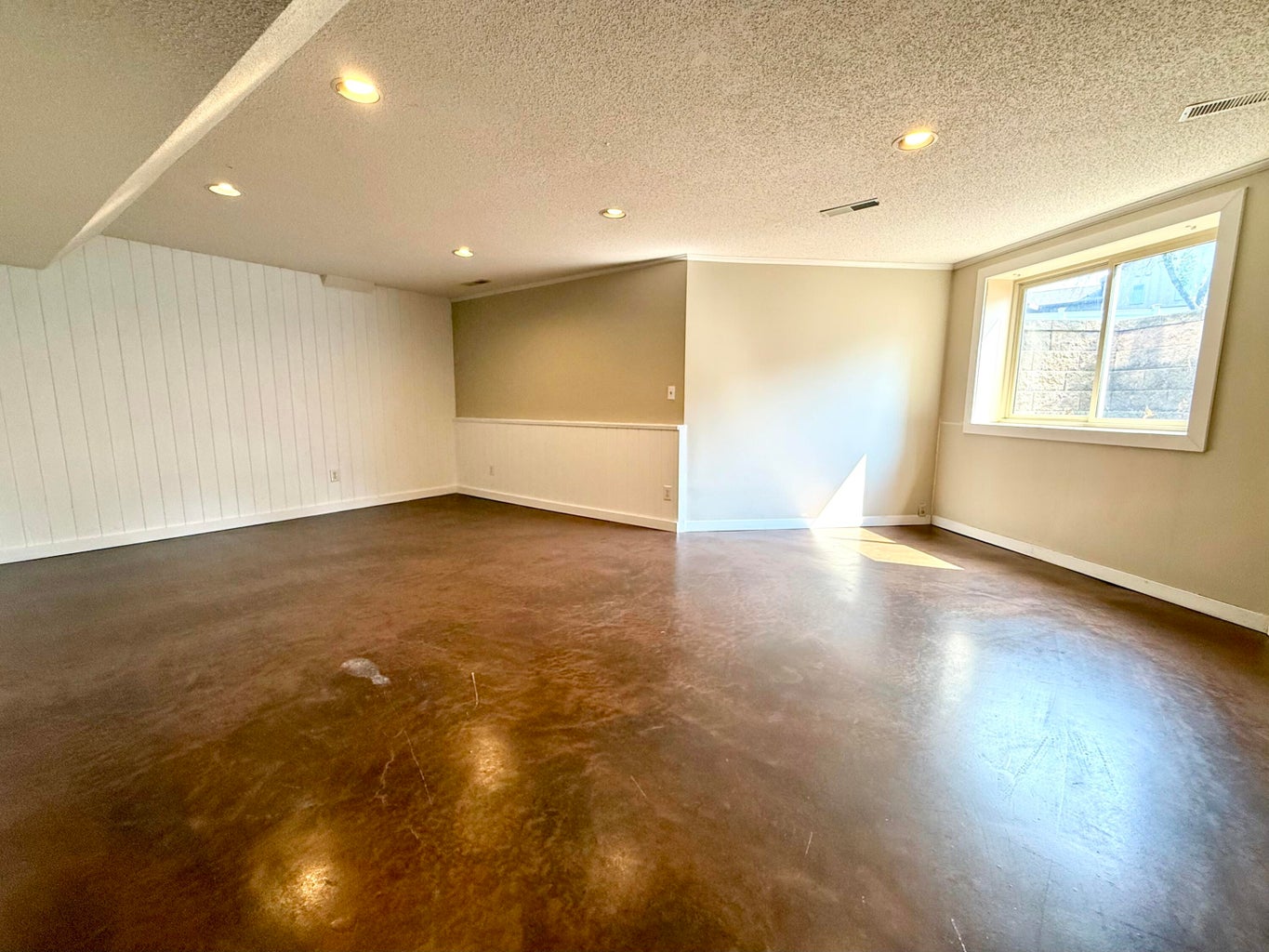 Brookings, South Dakota, 57006, United States, 6 Bedrooms Bedrooms, ,4 BathroomsBathrooms,Residential,For Sale,1909247