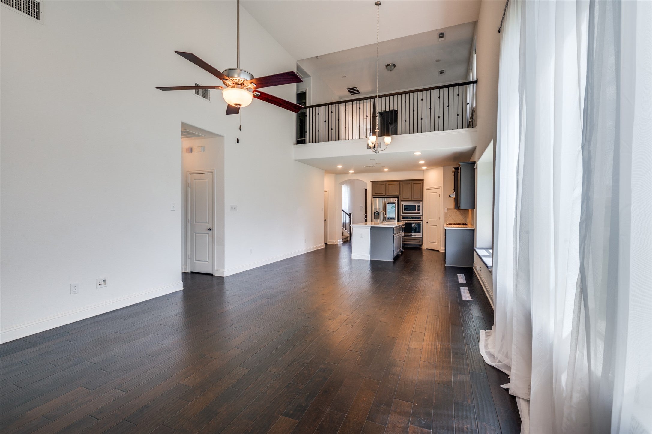 Arlington, Texas, 76005, United States, 3 Bedrooms Bedrooms, ,3 BathroomsBathrooms,Residential,For Sale,1977592