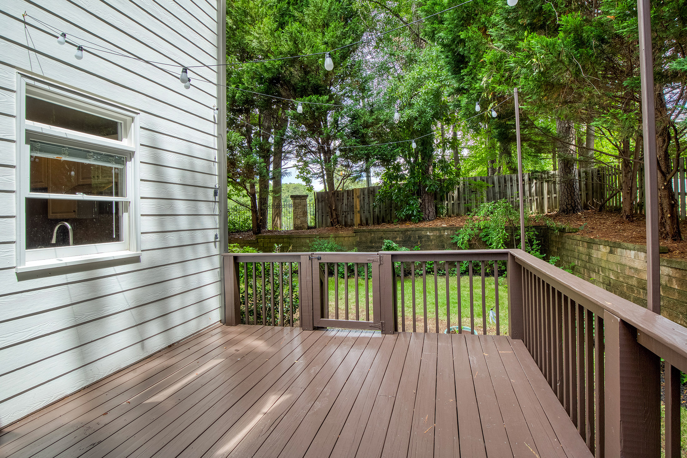  Recently Updated Four Bedroom Home in Gated Brookhaven Community - 物件實景