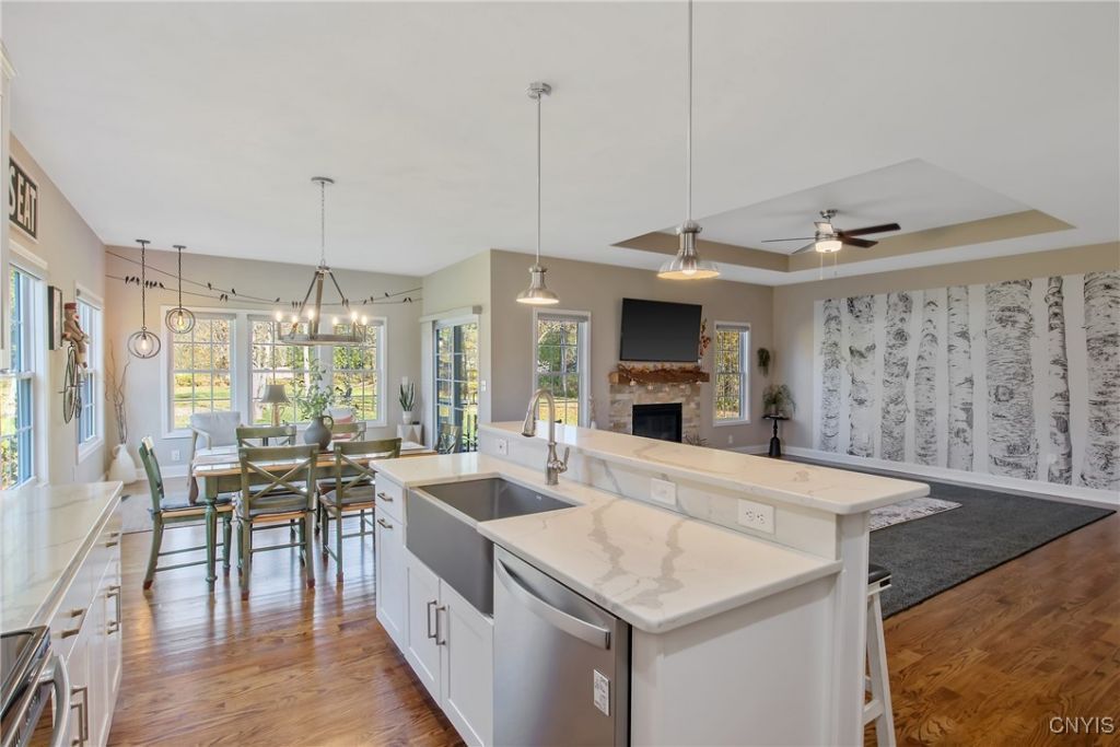 Liverpool, New York, 13090, United States, 3 Bedrooms Bedrooms, ,2 BathroomsBathrooms,Residential,For Sale,1972941