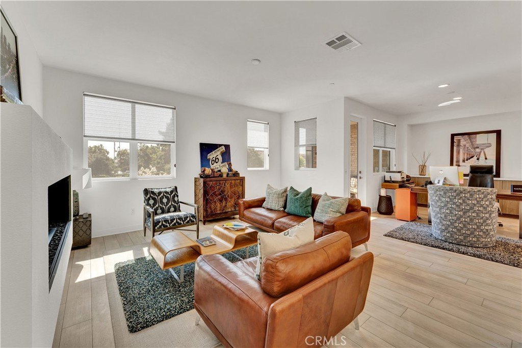 Covina, California, 91723, United States, 3 Bedrooms Bedrooms, ,3 BathroomsBathrooms,Residential,For Sale,1915122