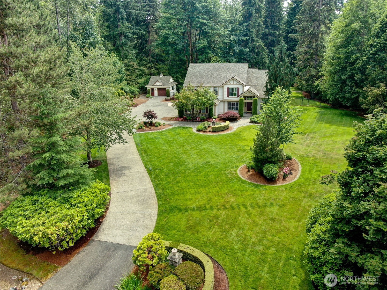 Carnation, Washington, 98014, United States, 4 Bedrooms Bedrooms, ,3 BathroomsBathrooms,Residential,For Sale,1875013