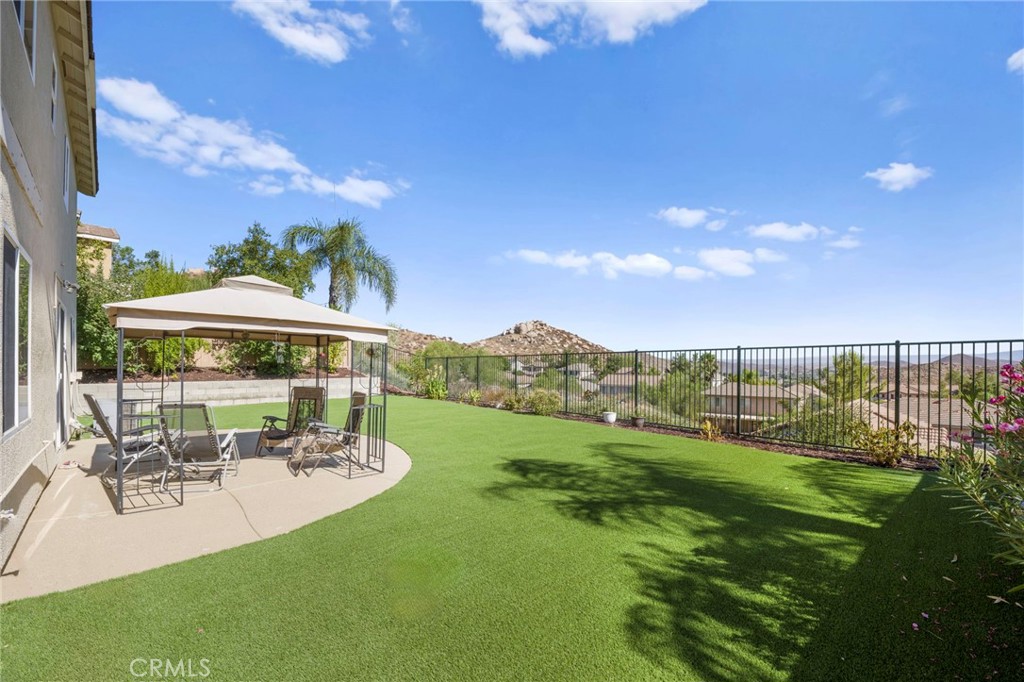 Lake Elsinore, California, 92532, United States, 5 Bedrooms Bedrooms, ,4 BathroomsBathrooms,Residential,For Sale,1989884