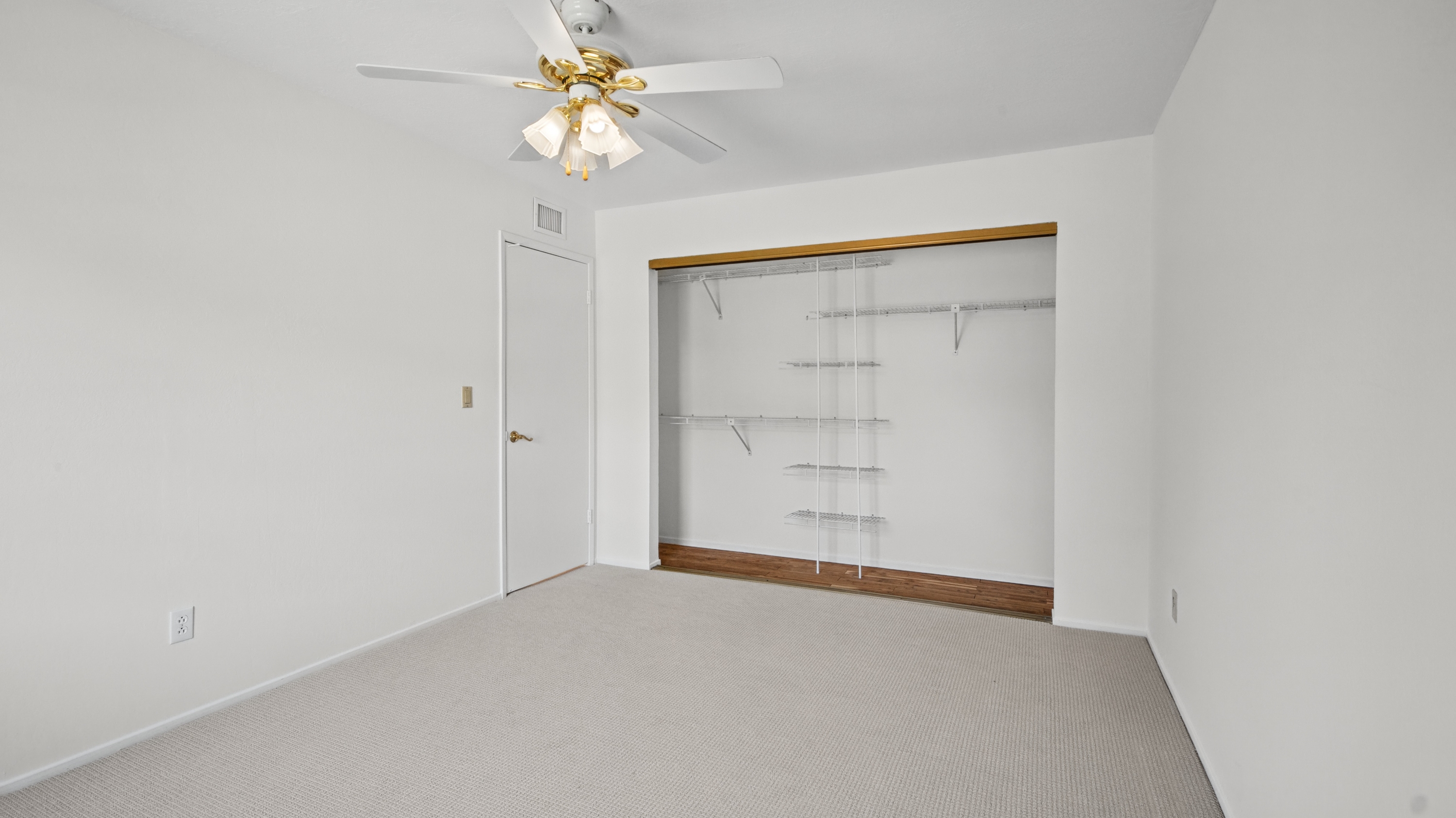  Spacious Mont Marin Contemporary with Open Space Views - 物件實景