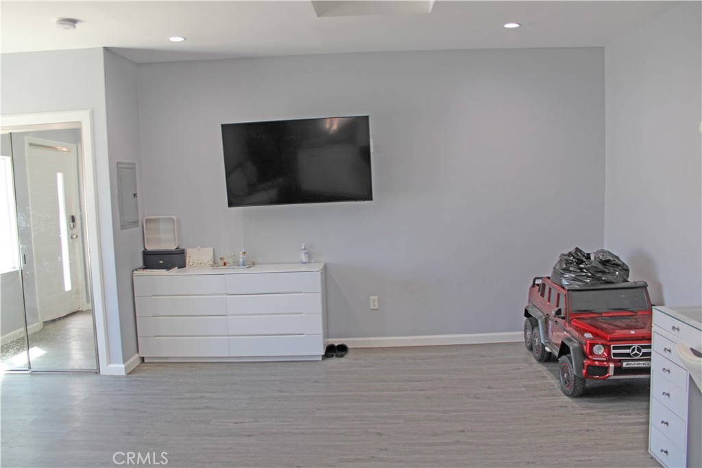 North Hills, California, 91343, United States, 4 Bedrooms Bedrooms, ,3 BathroomsBathrooms,Residential,For Sale,1990989