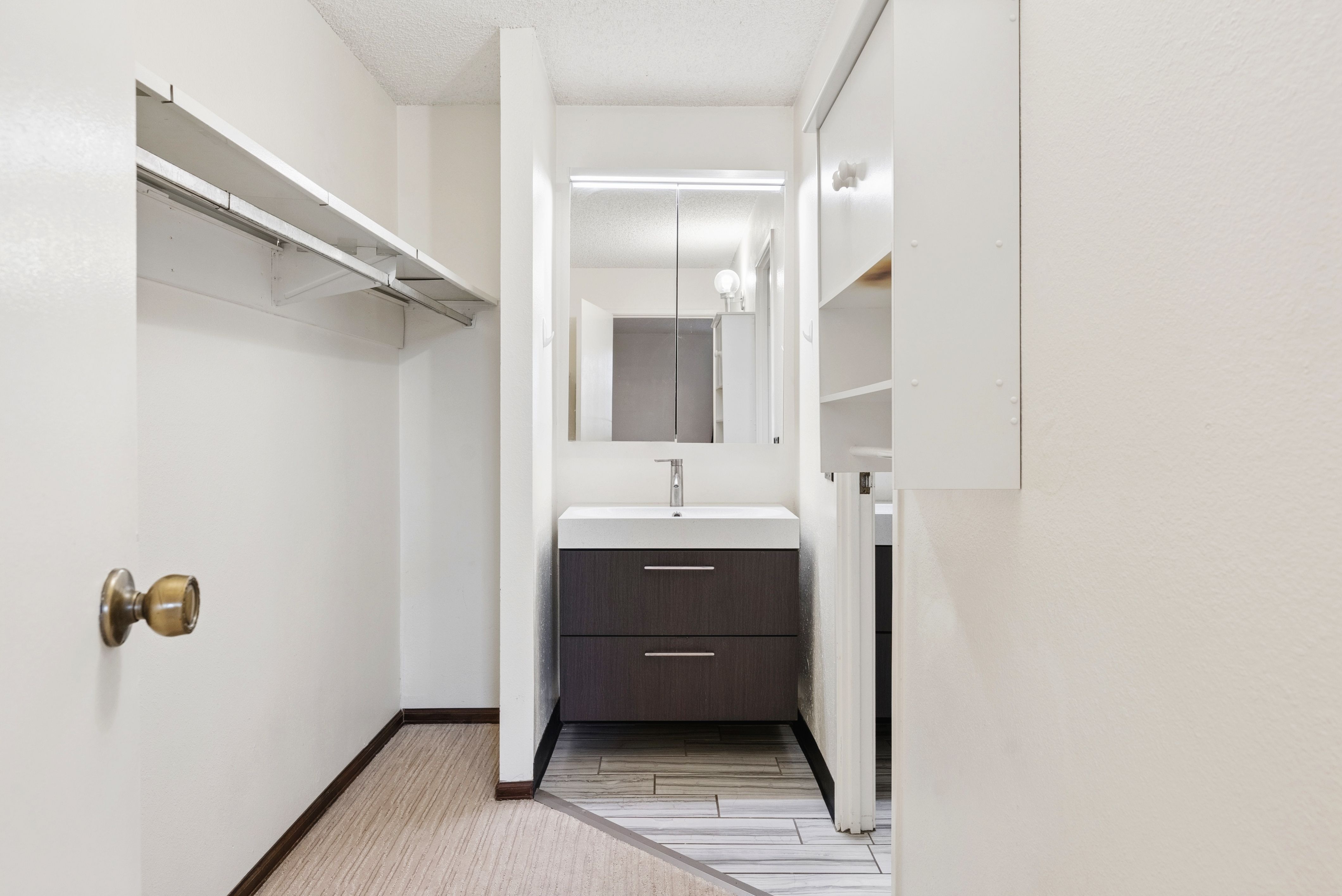  Move-In Ready Condo In Prime Golden Location - 物件實景