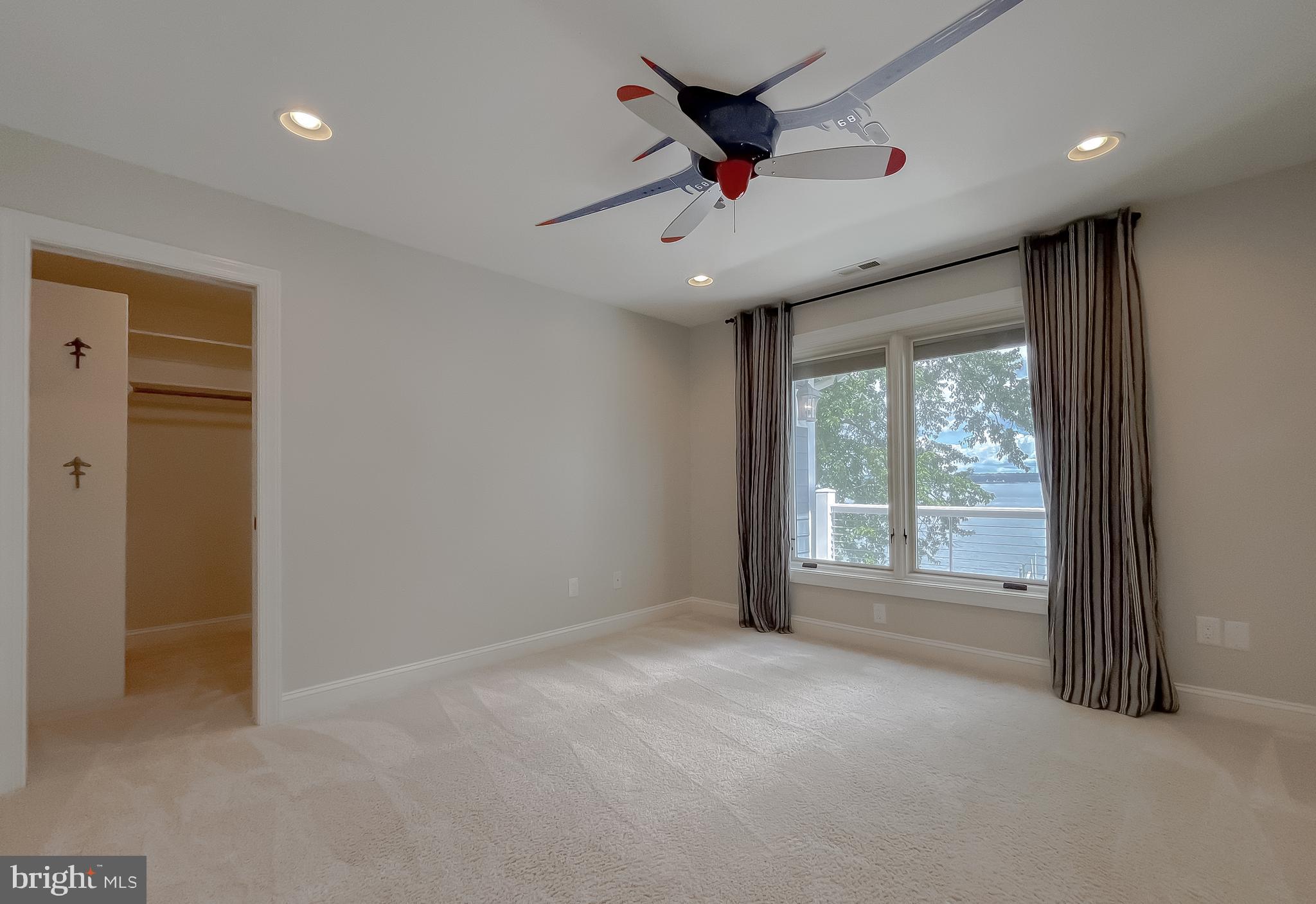 Hollywood, Maryland, 20636, United States, 5 Bedrooms Bedrooms, ,5 BathroomsBathrooms,Residential,For Sale,1914184