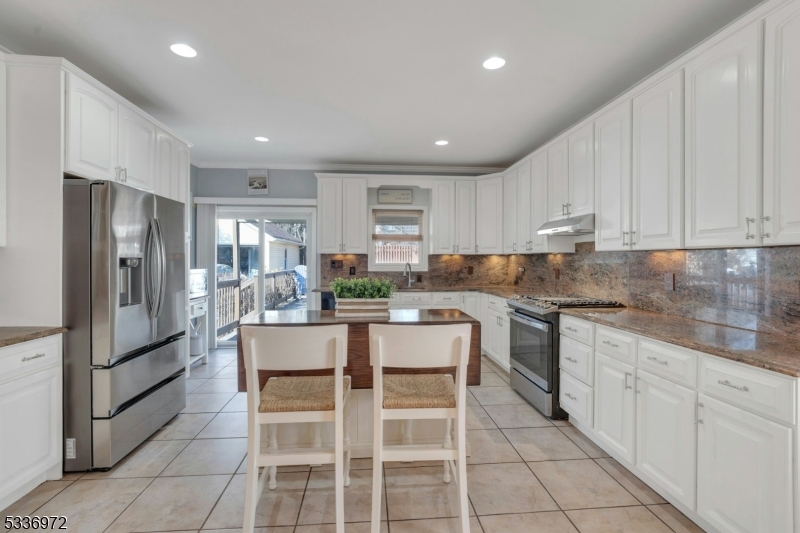 West Orange Twp., New Jersey, 07052, United States, 6 Bedrooms Bedrooms, ,4 BathroomsBathrooms,Residential,For Sale,1934575