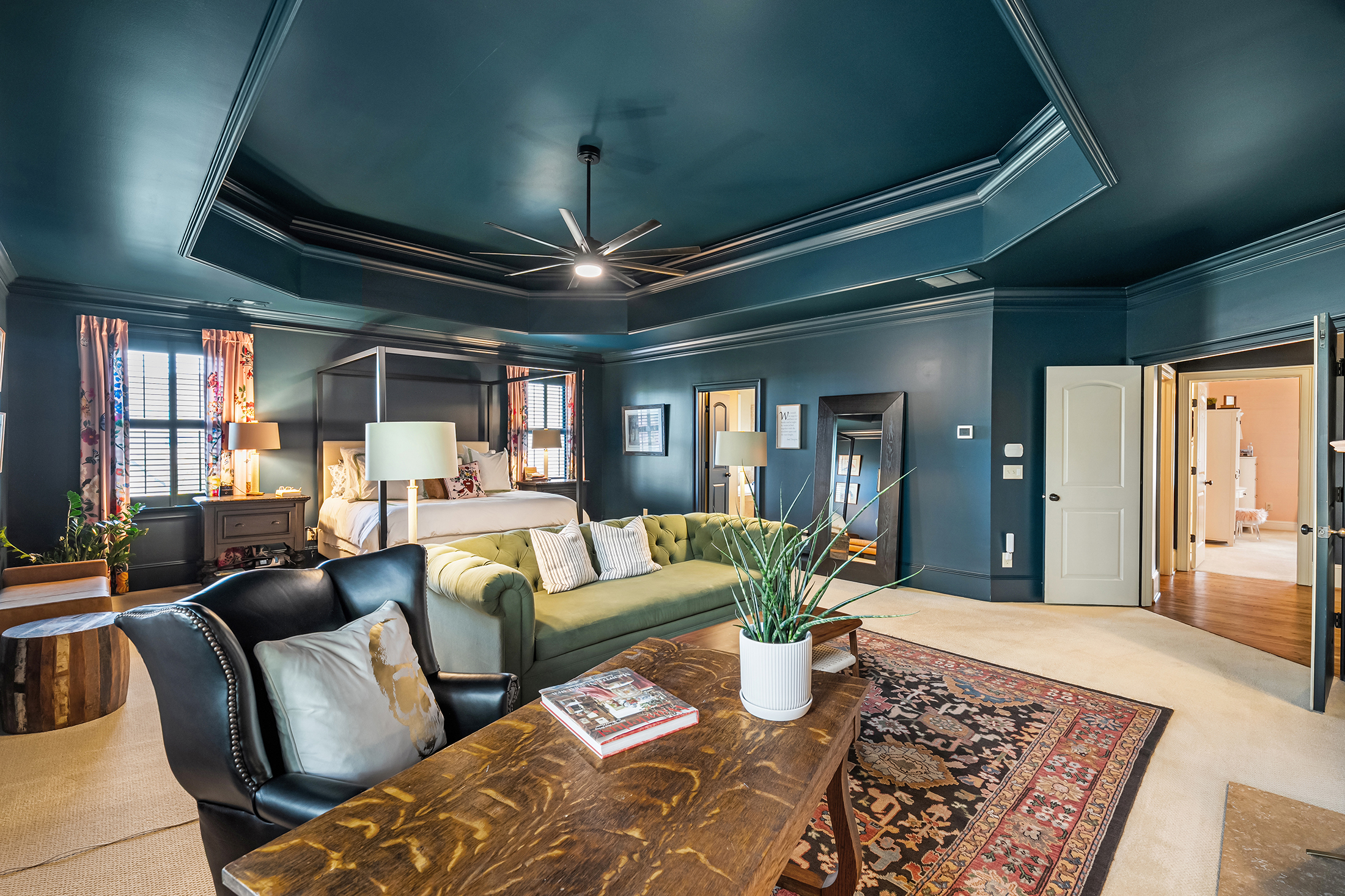  Meticulous Brick Estate Blends Timeless Architecture with Elevated Design - 物件實景