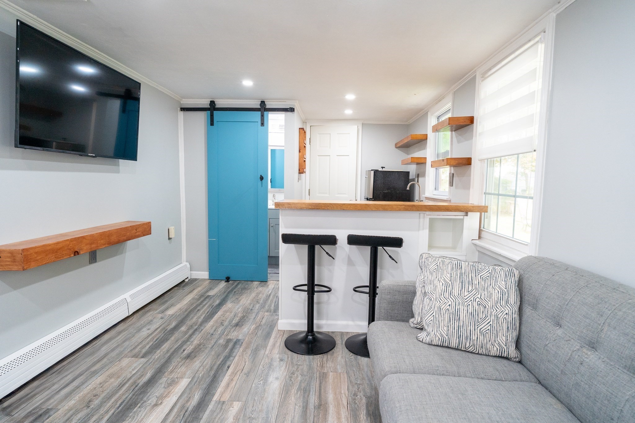 Randolph, Massachusetts, 02368, United States, 4 Bedrooms Bedrooms, ,2 BathroomsBathrooms,Residential,For Sale,2009735