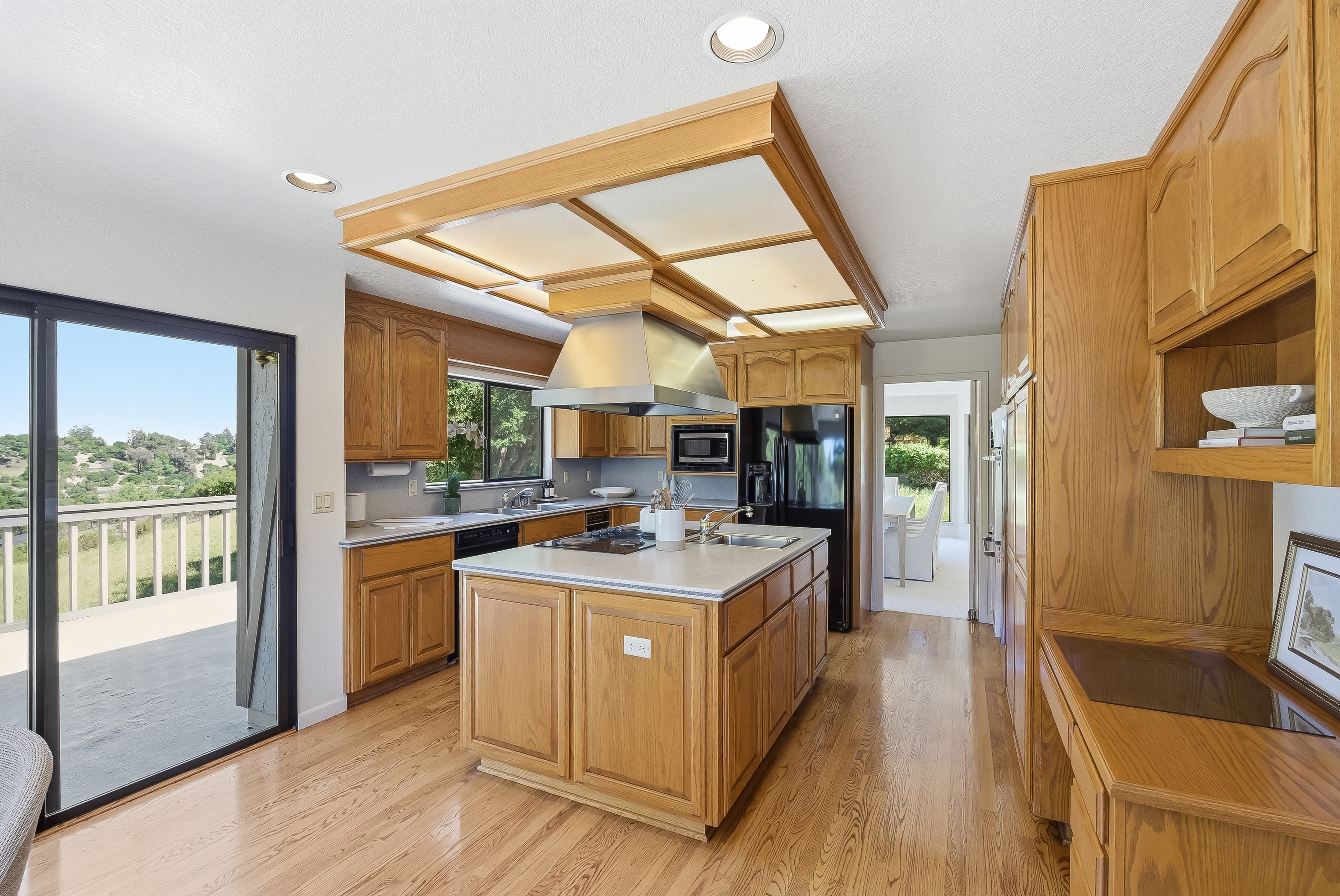  More Than 2.7 Acres of Privacy and Potential with Palo Alto Schools - 物件實景