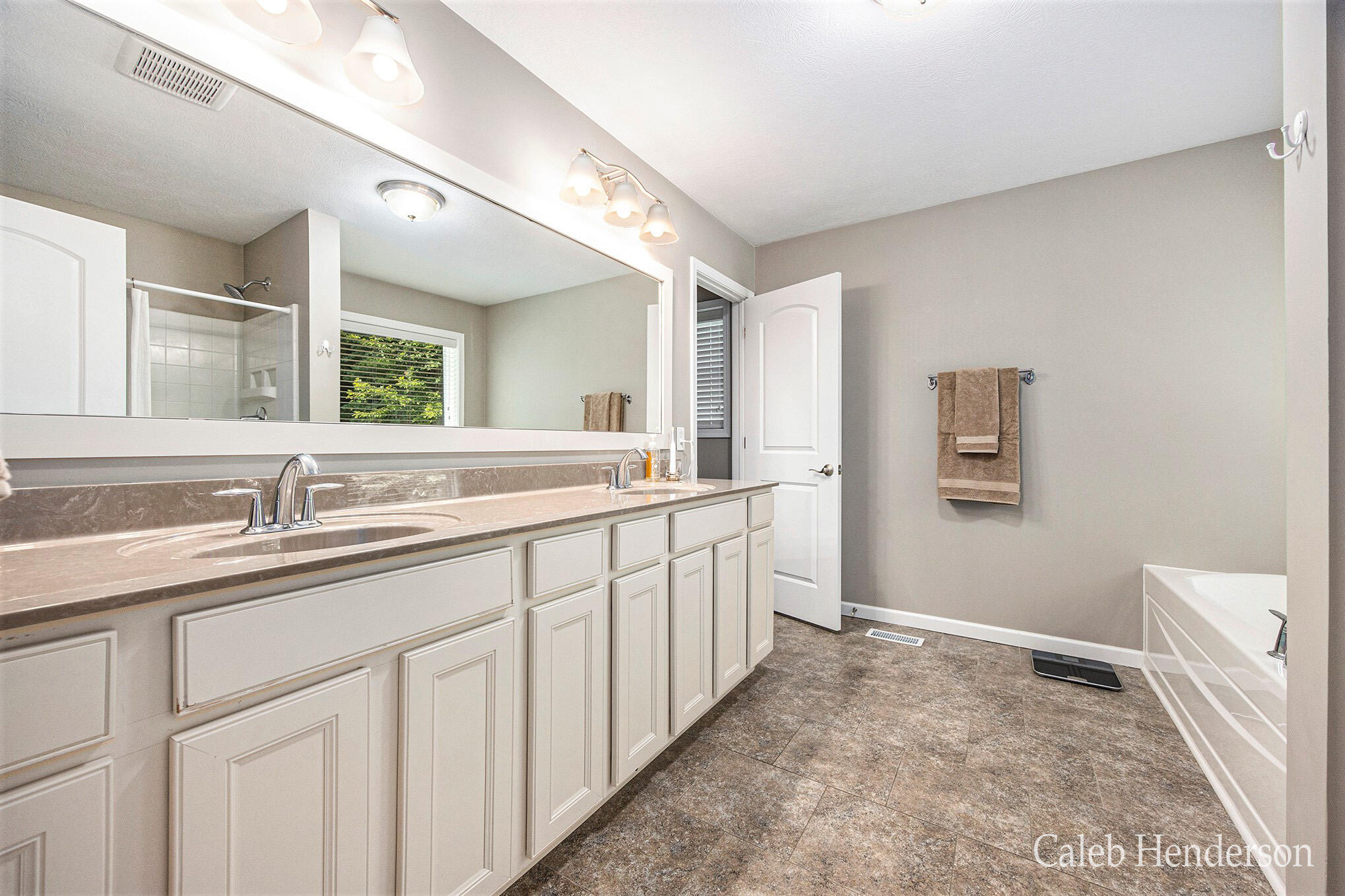 Alto, Michigan, 49302, United States, 5 Bedrooms Bedrooms, ,3 BathroomsBathrooms,Residential,For Sale,1928754