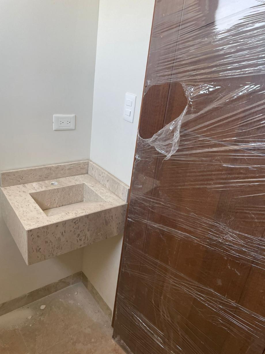 Calle Lobo, Torreón, Coahuila de Zaragoza, 27023, Mexico, 3 Bedrooms Bedrooms, ,3 BathroomsBathrooms,Residential,For Sale,Calle Lobo,1672111