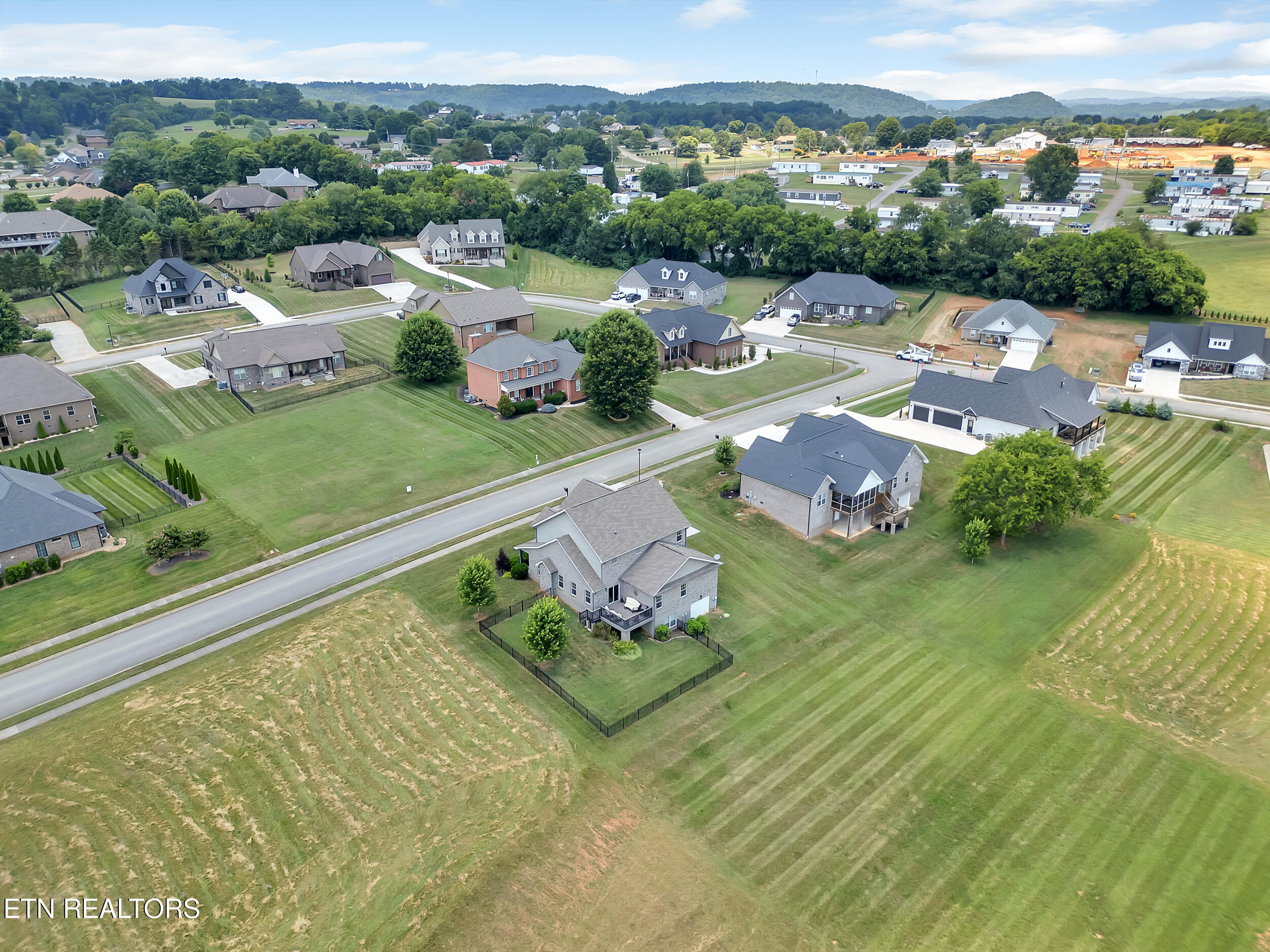 Sevierville, Tennessee, 37876, United States, 5 Bedrooms Bedrooms, ,4 BathroomsBathrooms,Residential,For Sale,1930637