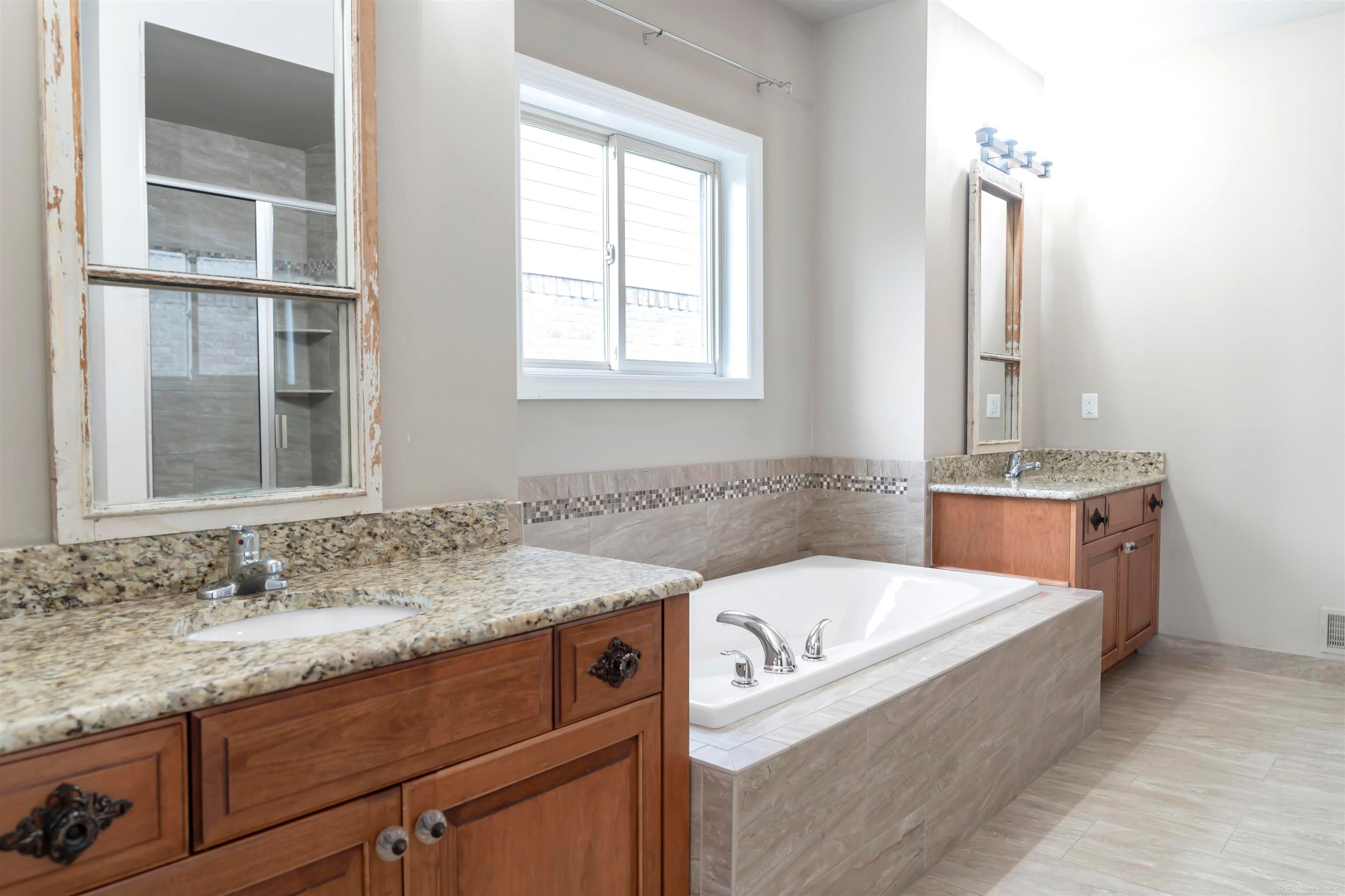 Macomb, Michigan, 48042, United States, 3 Bedrooms Bedrooms, ,3 BathroomsBathrooms,Residential,For Sale,2002873