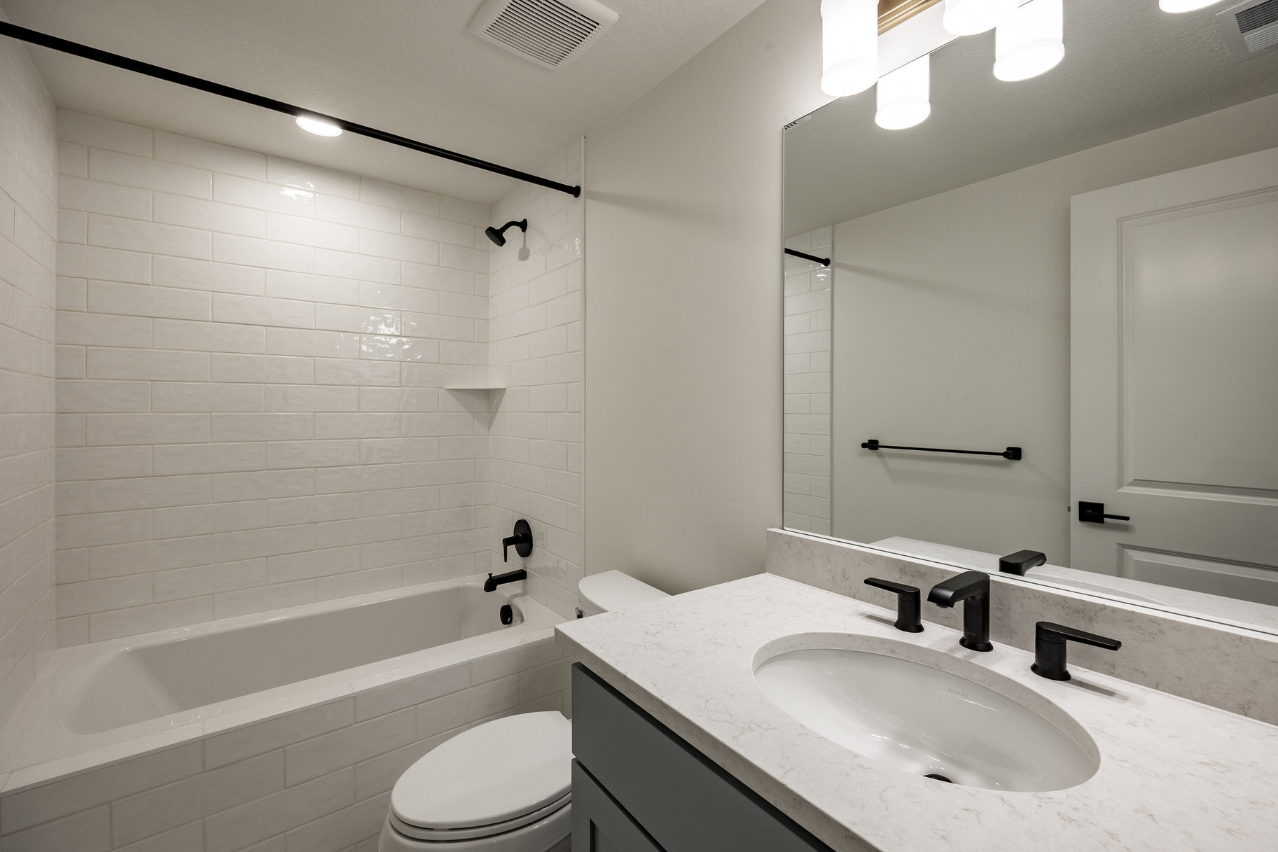  New Construction  Nightly Rental Approved  Prime Location - 物件實景