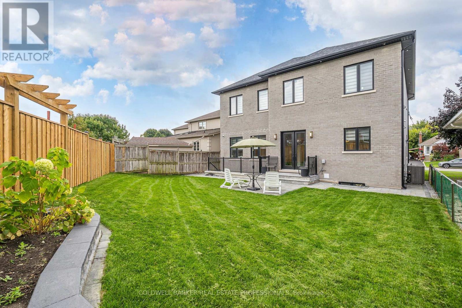TORONTO (WEXFORD-MARYVALE), Ontario, M1R 3X4, CA, 8 Bedrooms Bedrooms, ,7 BathroomsBathrooms,Residential,For Sale,1951163