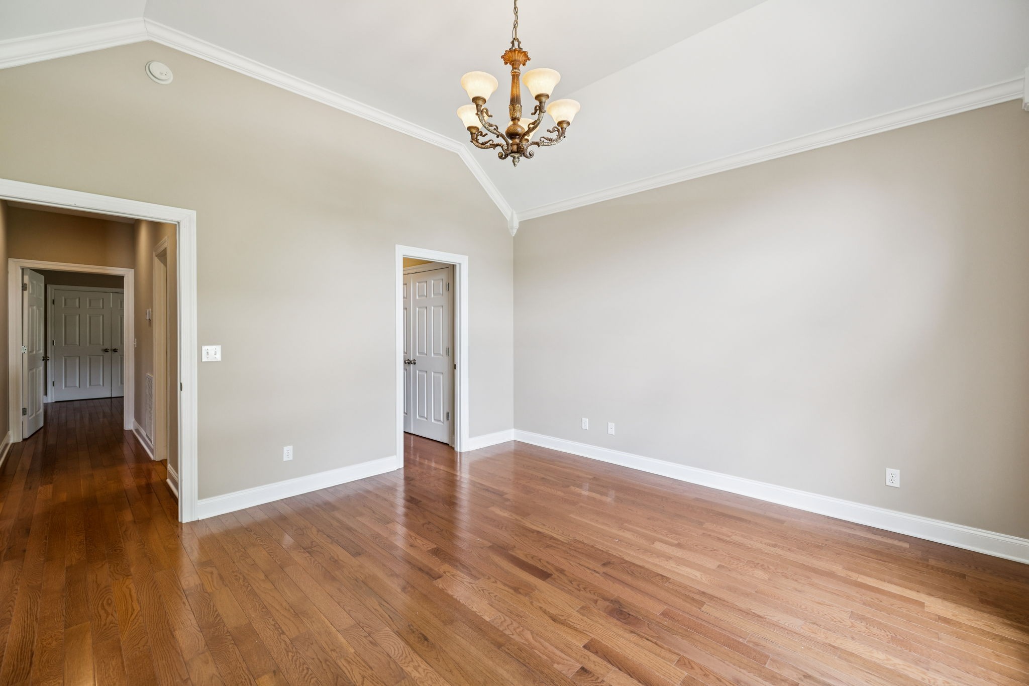 Manchester, Tennessee, 37355, United States, 4 Bedrooms Bedrooms, ,4 BathroomsBathrooms,Residential,For Sale,1937167