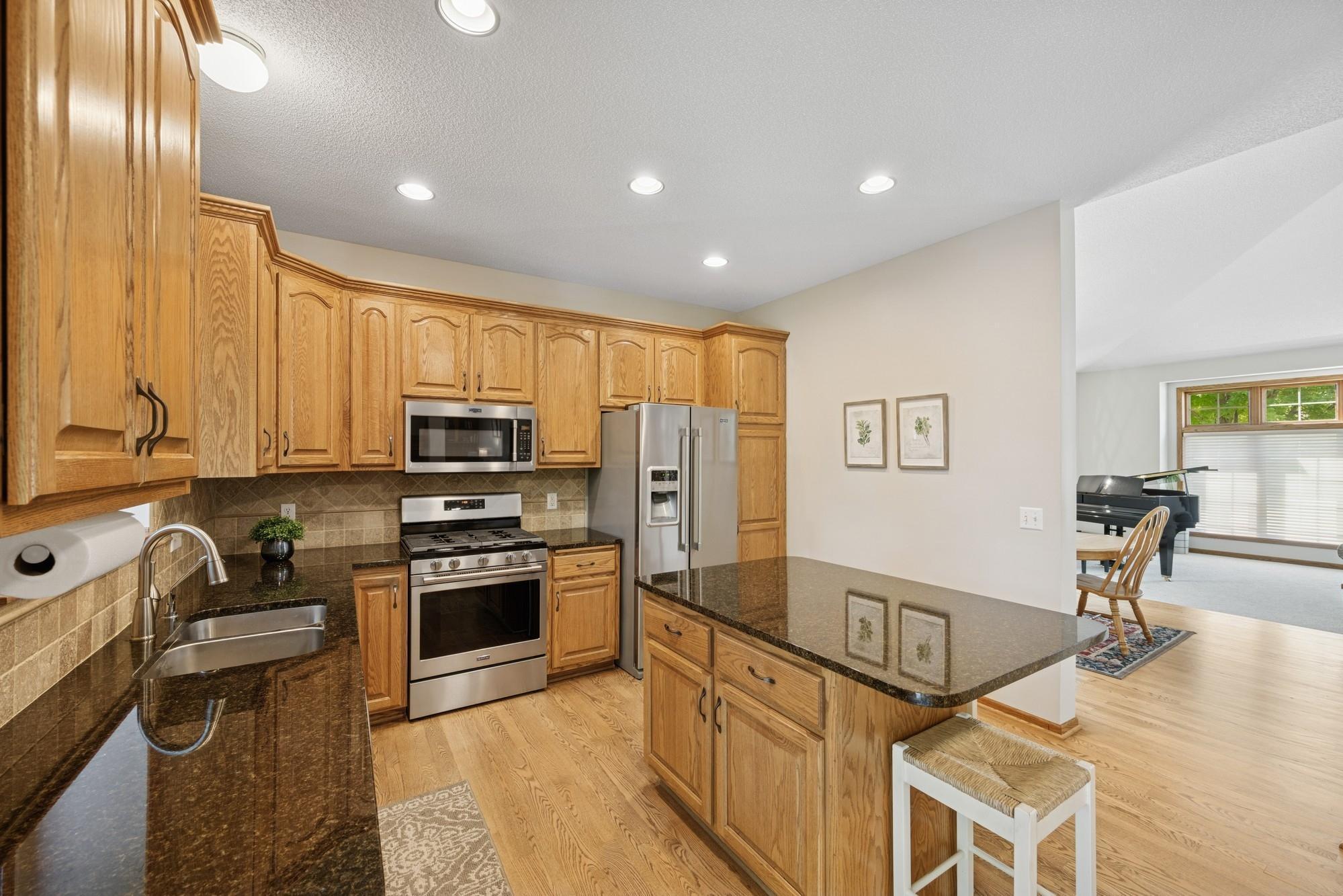 Lakeville, Minnesota, 55044, United States, 5 Bedrooms Bedrooms, ,4 BathroomsBathrooms,Residential,For Sale,1901941