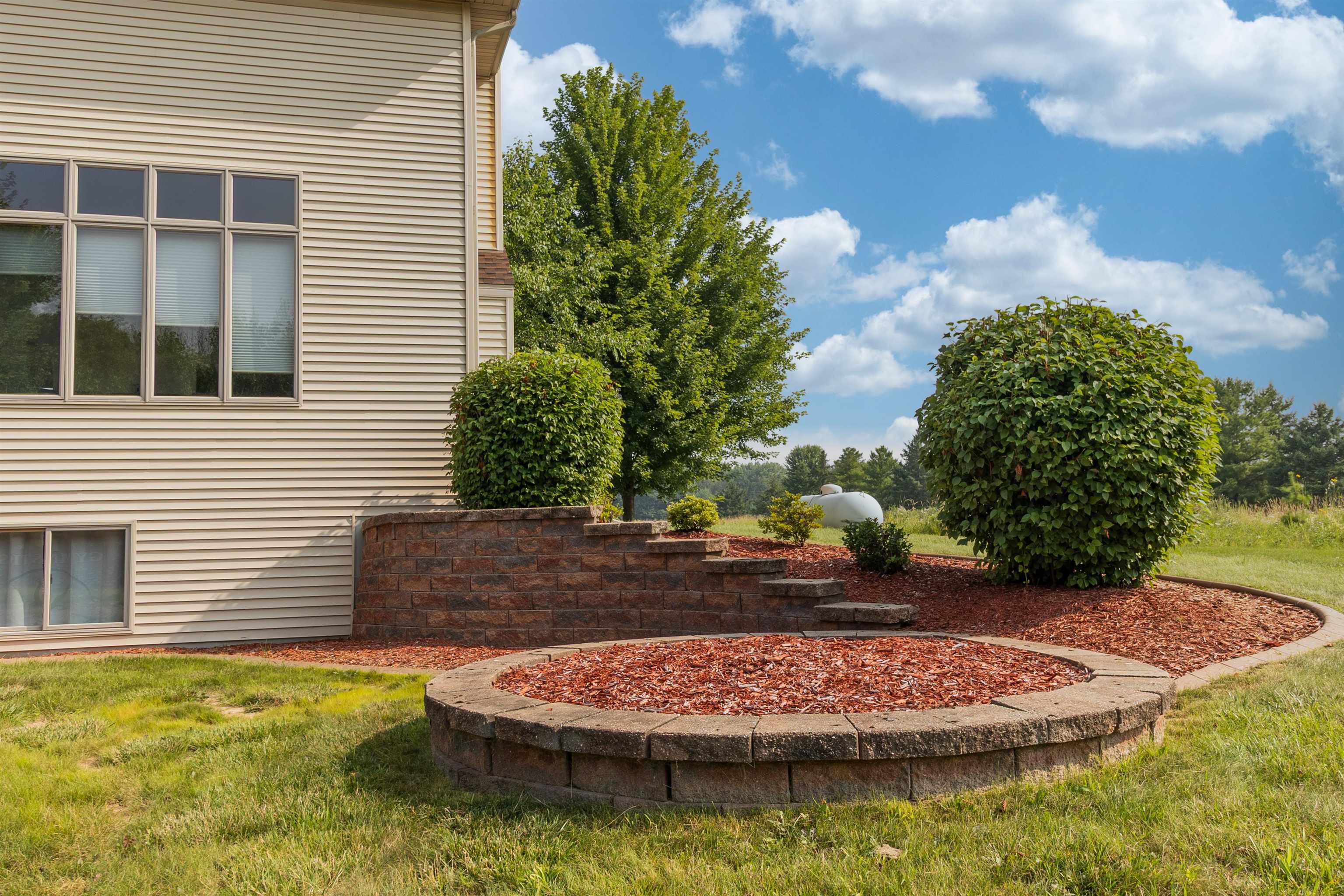 SEYMOUR, Wisconsin, 54115, United States, 4 Bedrooms Bedrooms, ,4 BathroomsBathrooms,Residential,For Sale,1926224