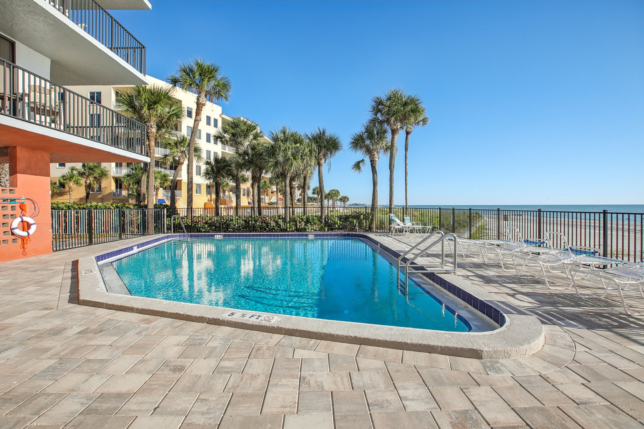 Madiera Beach, Florida, 33708, United States, 3 Bedrooms Bedrooms, ,2 BathroomsBathrooms,Residential,For Sale,1990393