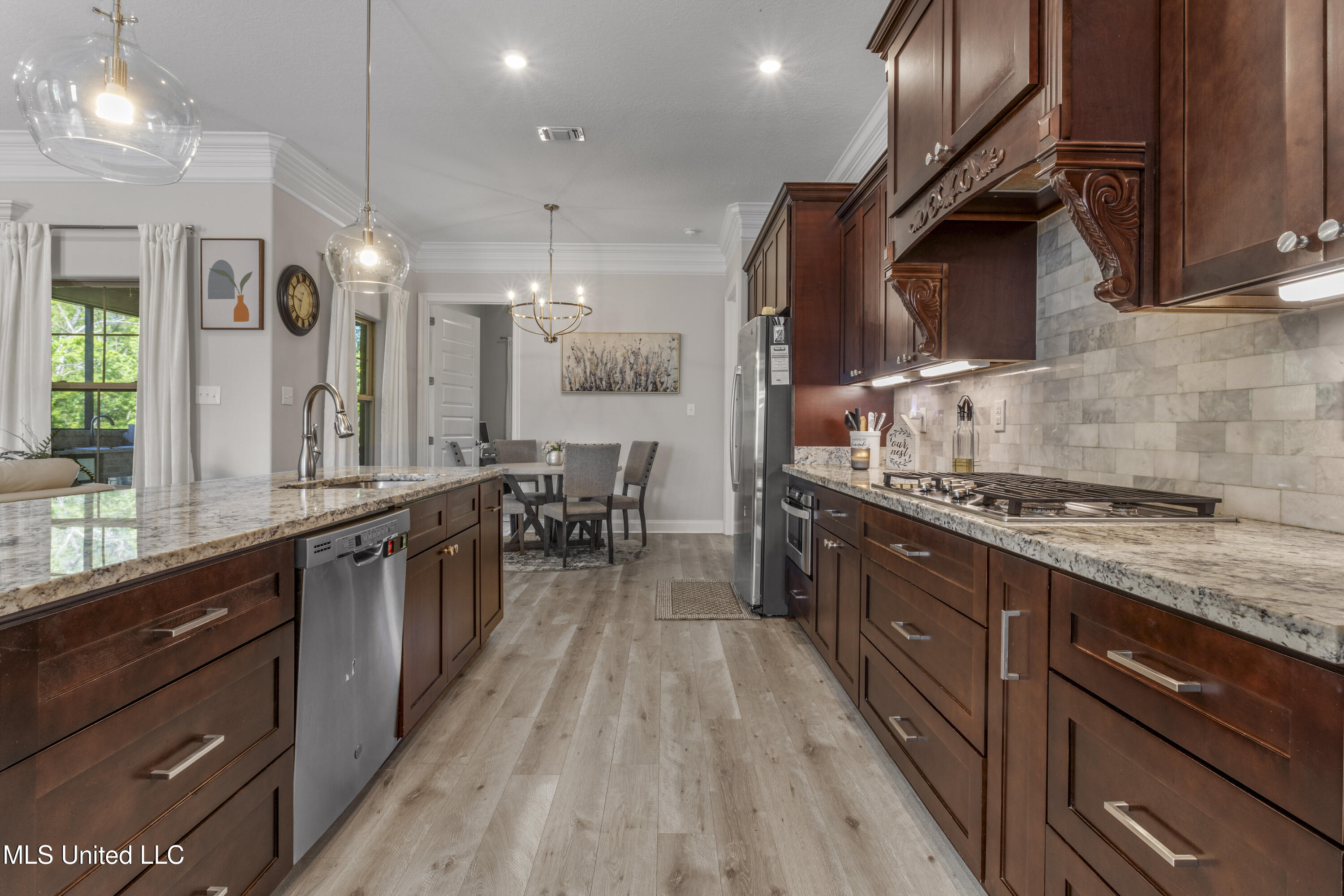 Ocean Springs, Mississippi, 39564, United States, 5 Bedrooms Bedrooms, ,3 BathroomsBathrooms,Residential,For Sale,1805037