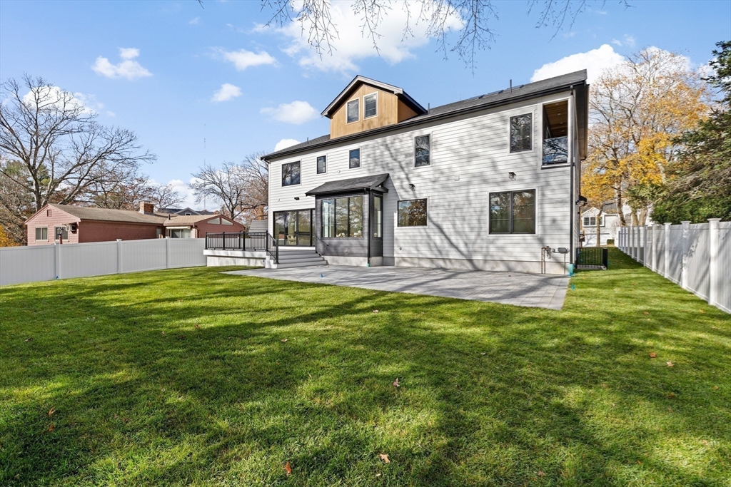 Newton, Massachusetts, 02461, United States, 7 Bedrooms Bedrooms, ,8 BathroomsBathrooms,Residential,For Sale,1995723