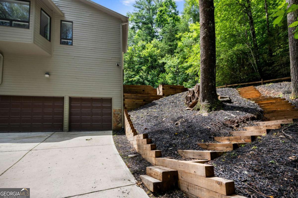 Ellijay, Georgia, 30540, United States, 5 Bedrooms Bedrooms, ,5 BathroomsBathrooms,Residential,For Sale,1868154