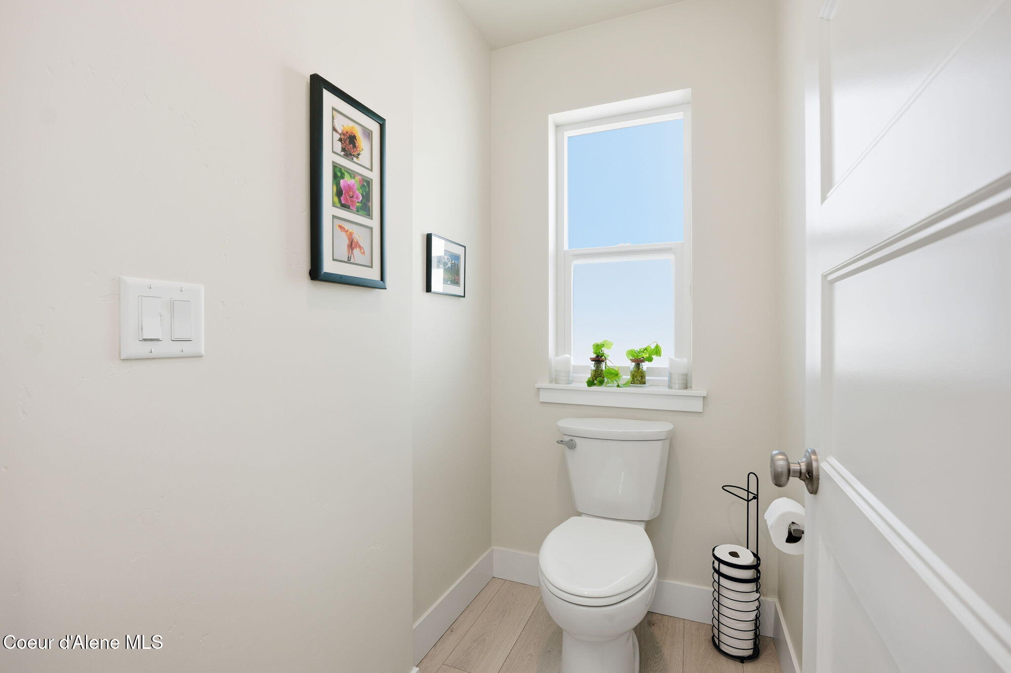 Hayden, Idaho, 83835, United States, 3 Bedrooms Bedrooms, ,3 BathroomsBathrooms,Residential,For Sale,1980507