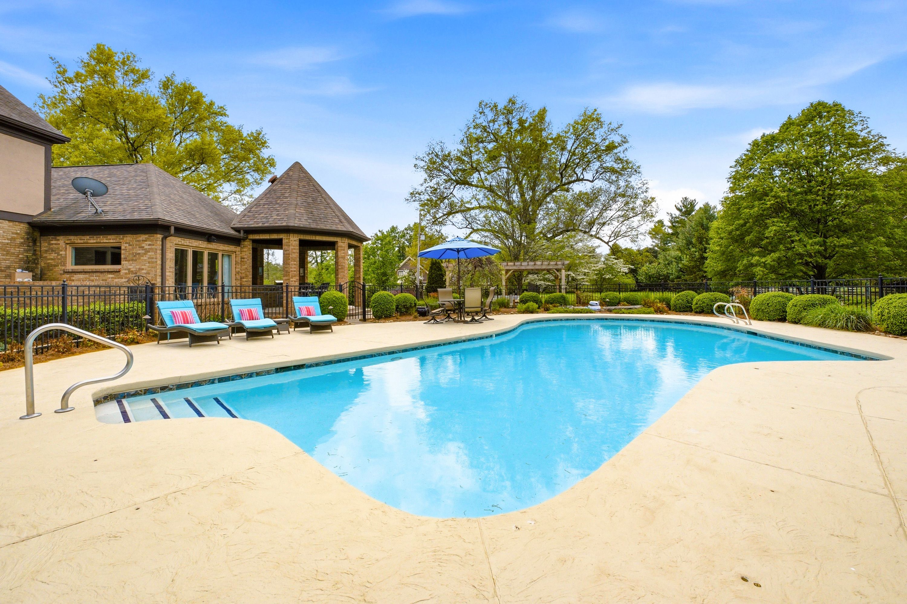  12409 Lucas Lane, Anchorage, KY 40223 - 物件實景