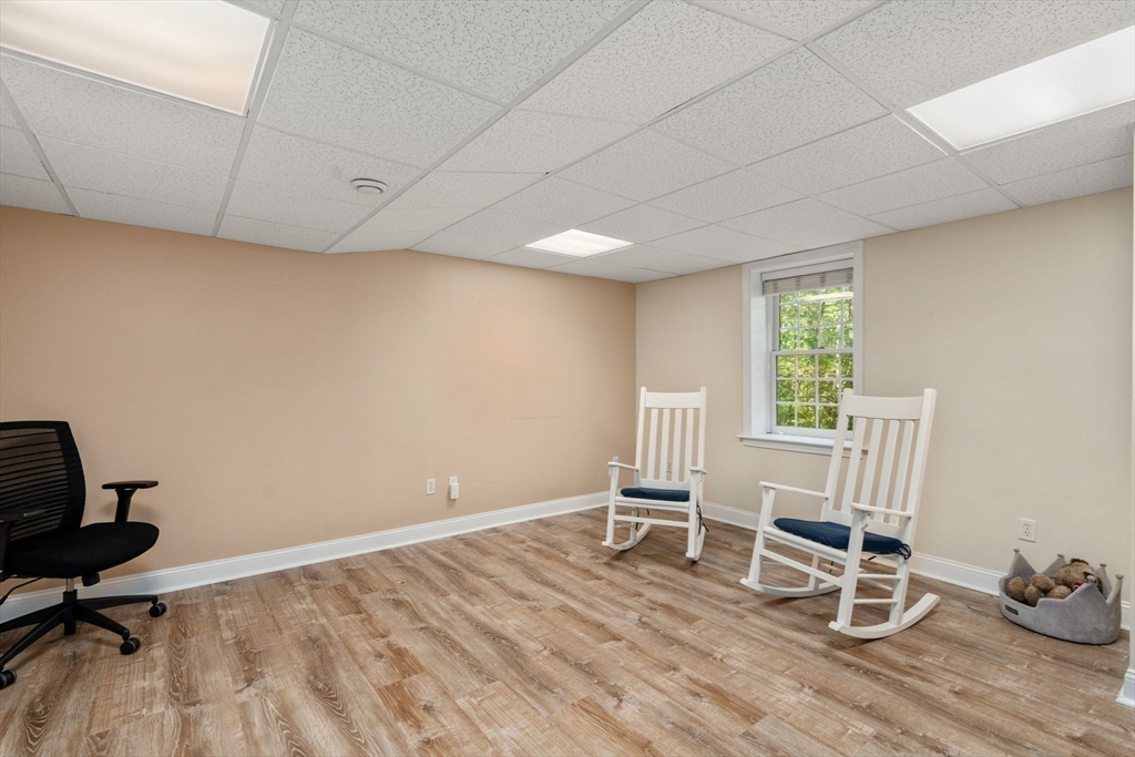 Lynnfield, Massachusetts, 01940, United States, 4 Bedrooms Bedrooms, ,3 BathroomsBathrooms,Residential,For Sale,1900631