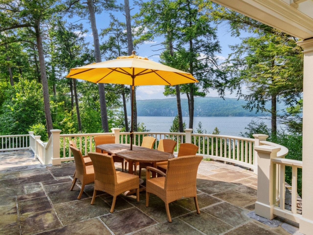 Ferrisburgh, Vermont, 05491, United States, 5 Bedrooms Bedrooms, ,3 BathroomsBathrooms,Residential,For Sale,1728733