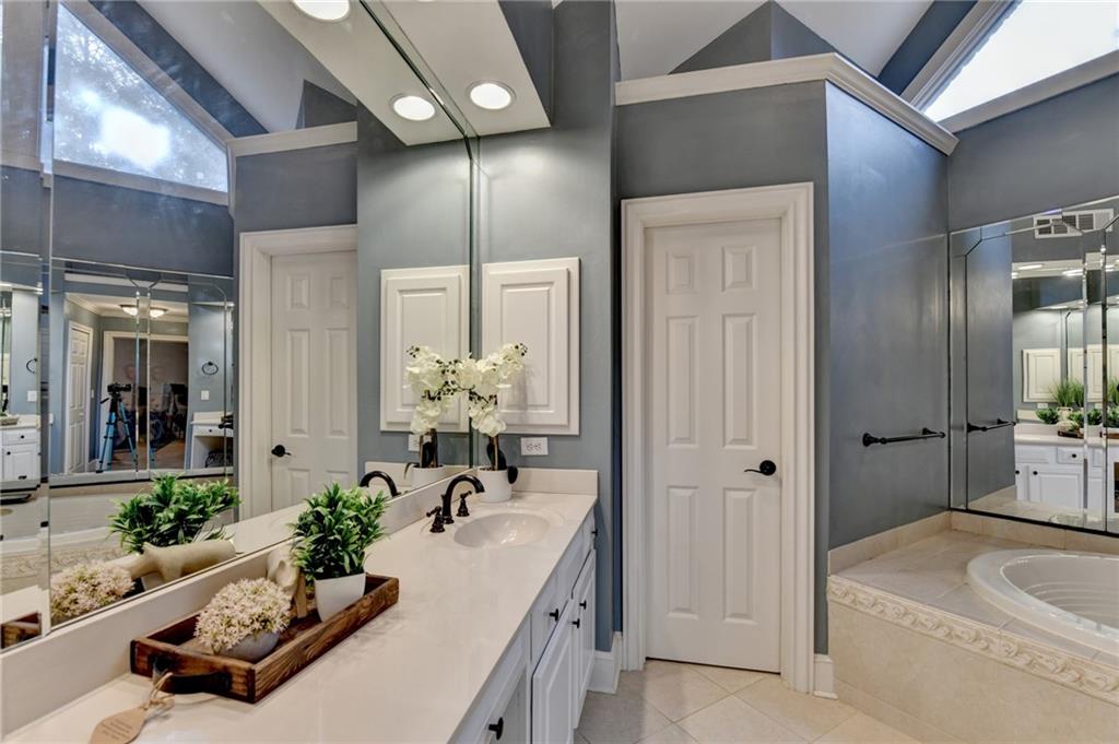 Canton, Georgia, 30115, United States, 6 Bedrooms Bedrooms, ,5 BathroomsBathrooms,Residential,For Sale,1975820