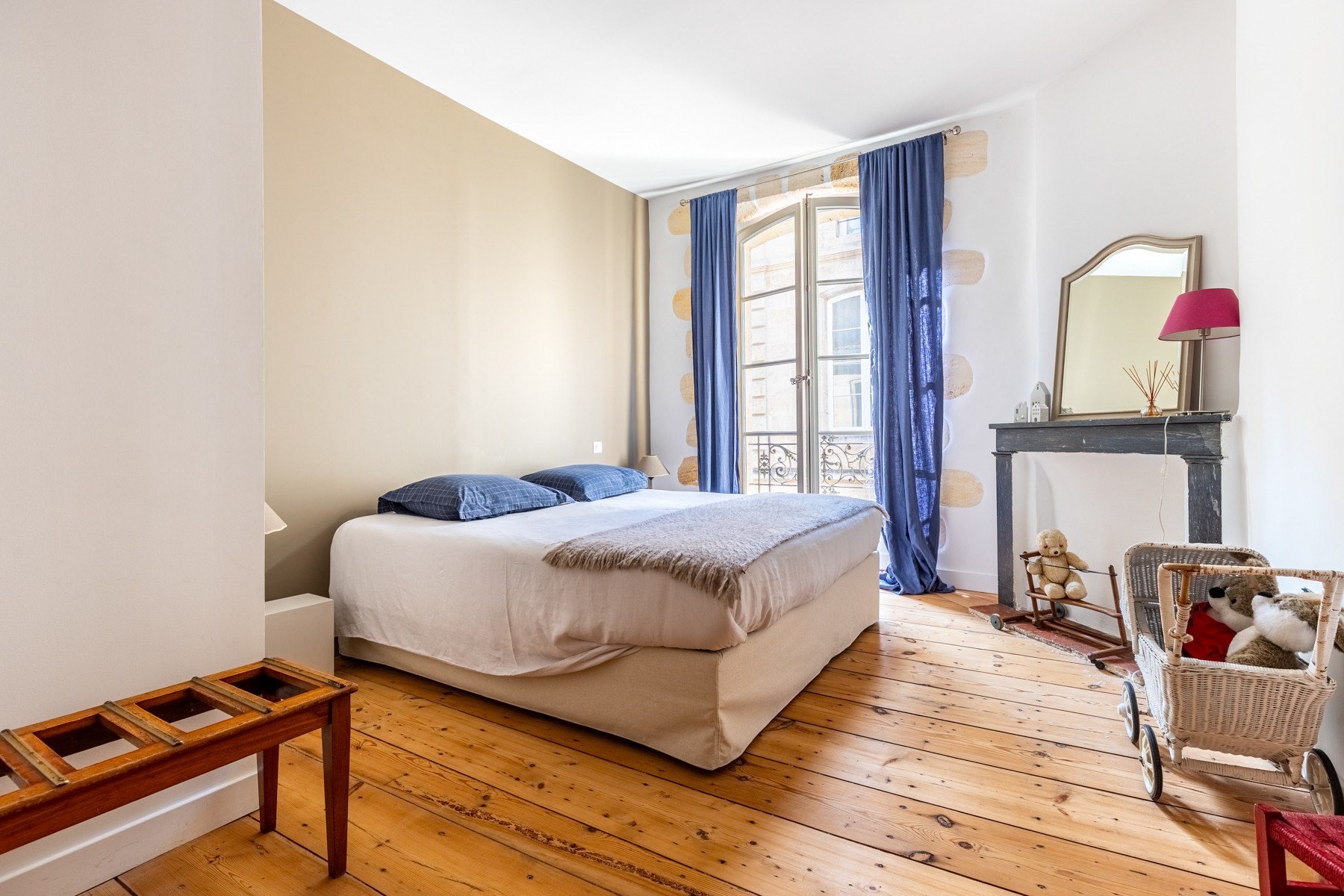  BORDEAUX HEART CHARTRONS – SUMPTUOUS STONE HOUSE 270M² - 5 BEDROOMS - TERRACE  … - 物件實景