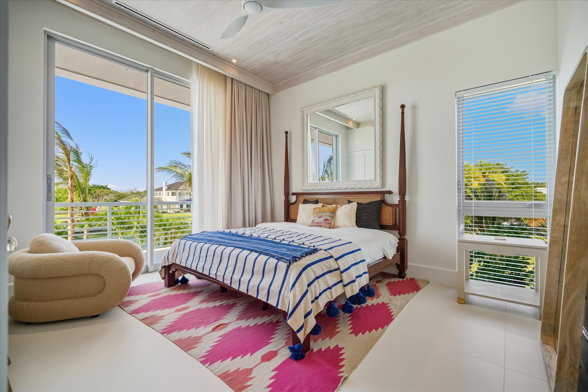  Canal-front Estate - 物件實景