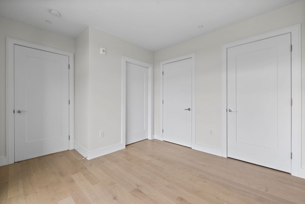 Boston, Massachusetts, 02128, United States, 2 Bedrooms Bedrooms, ,2 BathroomsBathrooms,Residential,For Sale,1986079