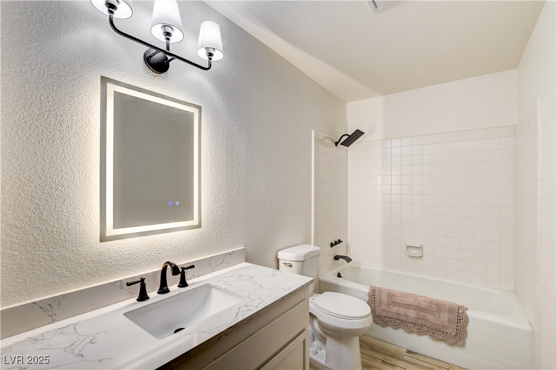 Las Vegas, Nevada, 89102, United States, 2 Bedrooms Bedrooms, ,2 BathroomsBathrooms,Residential,For Sale,2002910