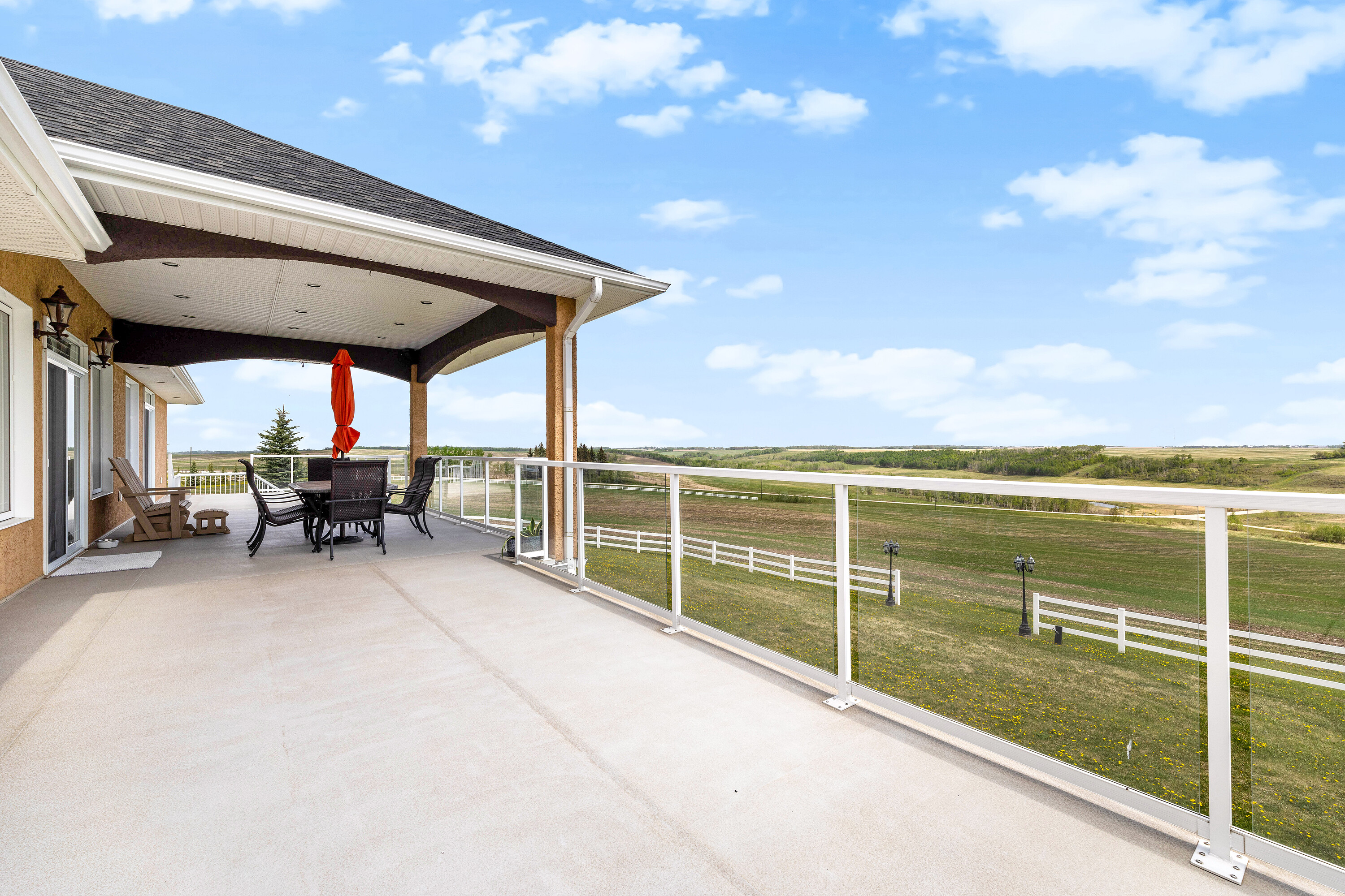  Rural Red Deer County, North - 物件實景